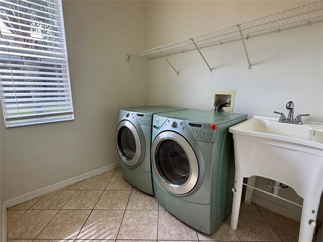 Building Photo - 4495 Harts Cove Way