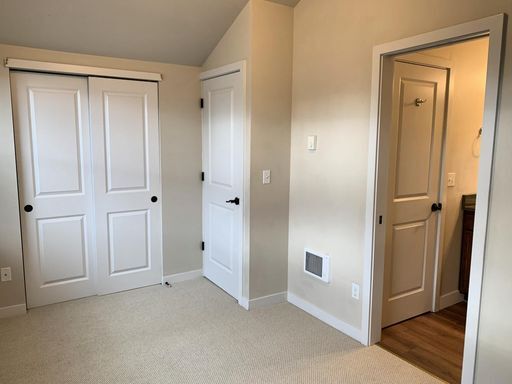 Building Photo - Spring into this 2bed+den in Northgate
