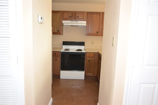 Building Photo - 304 Dell Ct