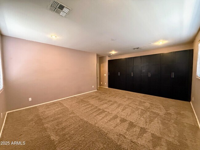 Building Photo - 6687 S Wilson Dr