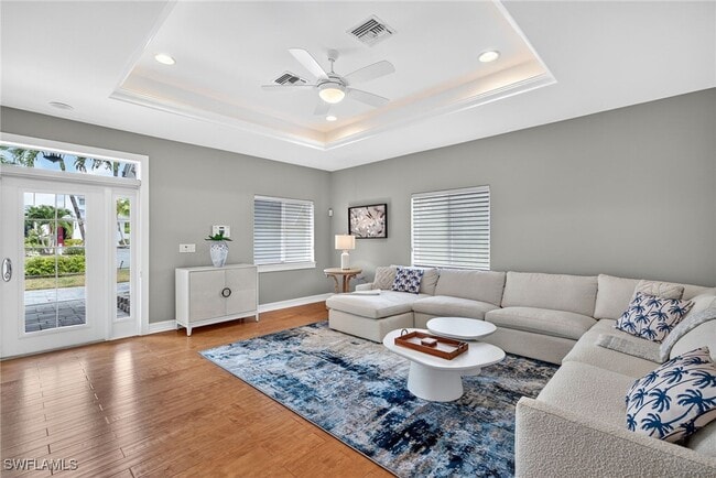 Building Photo - 740 5th Ave N