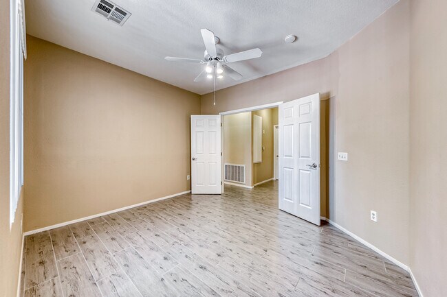 Building Photo - 673 Peachy Canyon Cir