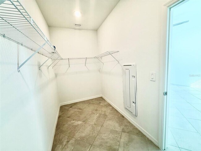 Building Photo - 10995 Pinot Dr