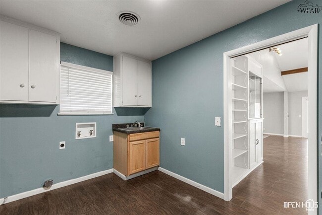 Building Photo - 4805 Big Bend Dr