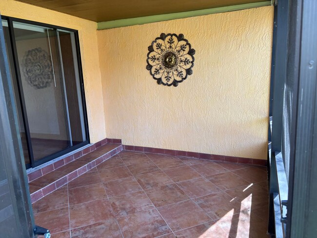 Building Photo - Beautiful 2 story townhouse in Cypress Club