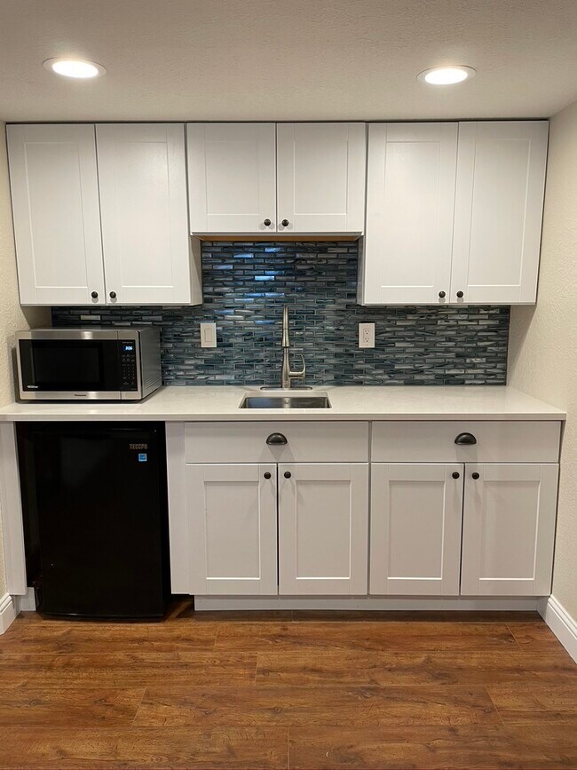 Building Photo - 9971 Blackbird Cir