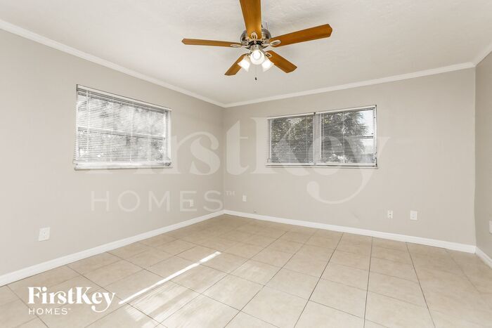 Building Photo - 2358 Fairgren Ave