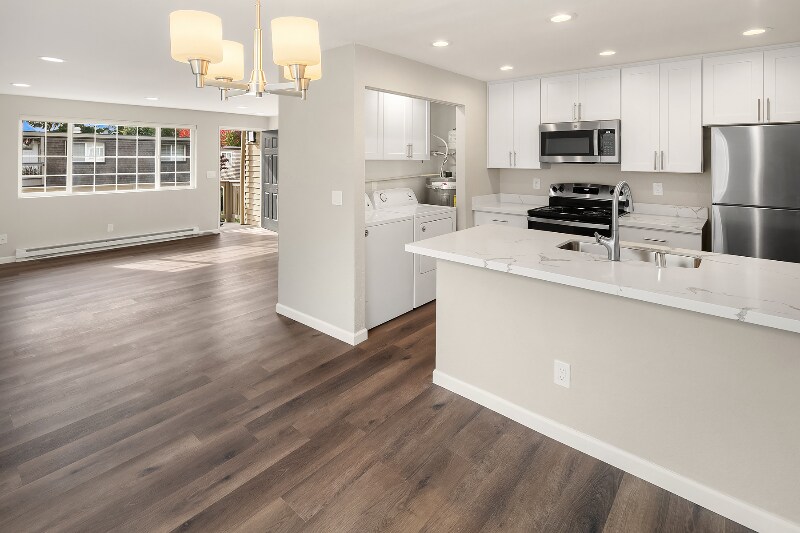 Building Photo - 14314 NE 7th Pl