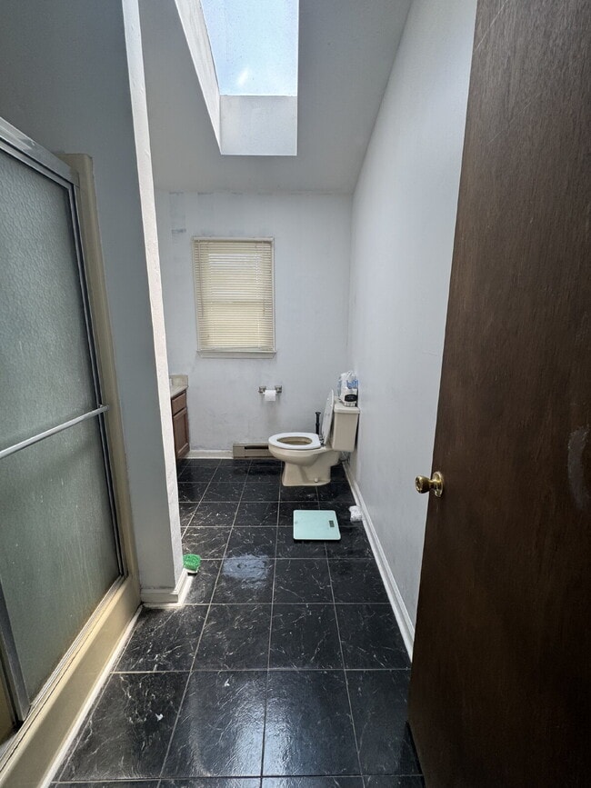 Building Photo - 3 bedroom 2 Bathroom home