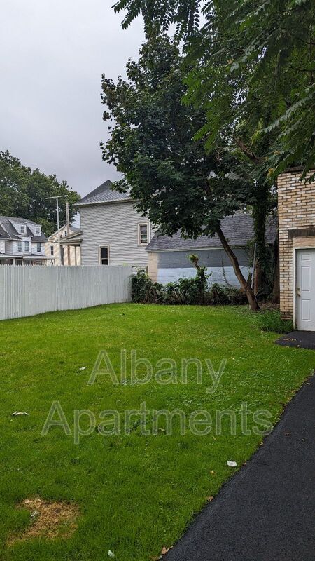 Building Photo - 71 S Allen St