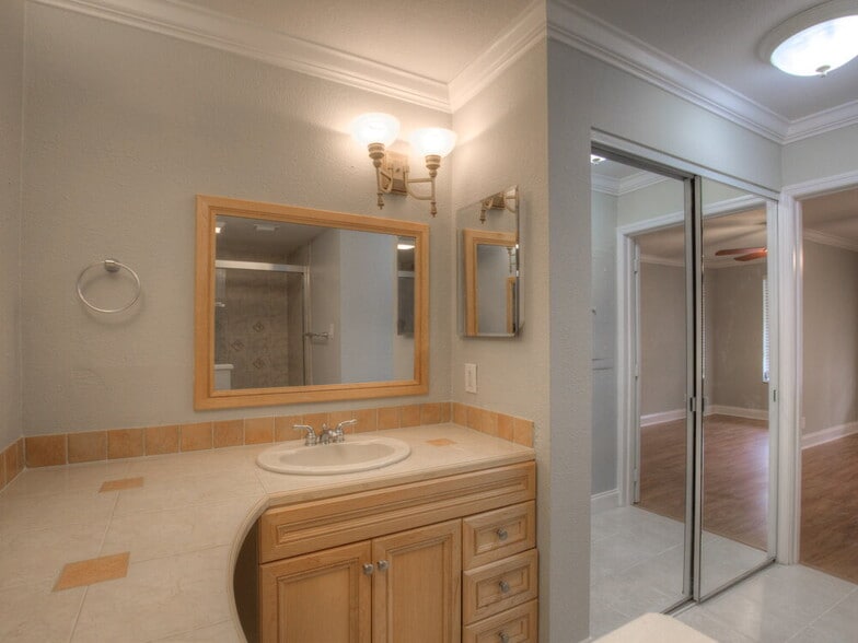 Building Photo - 8741 Cleary Blvd