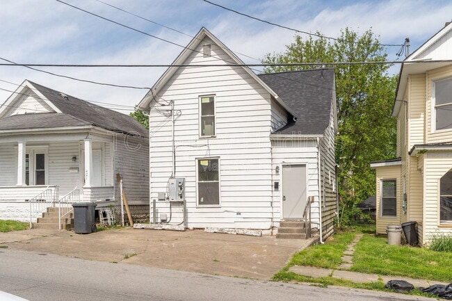 Building Photo - 419 Walnut Ave