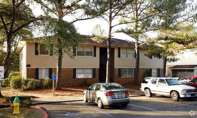 Building Photo - Oak Ridge Apartments