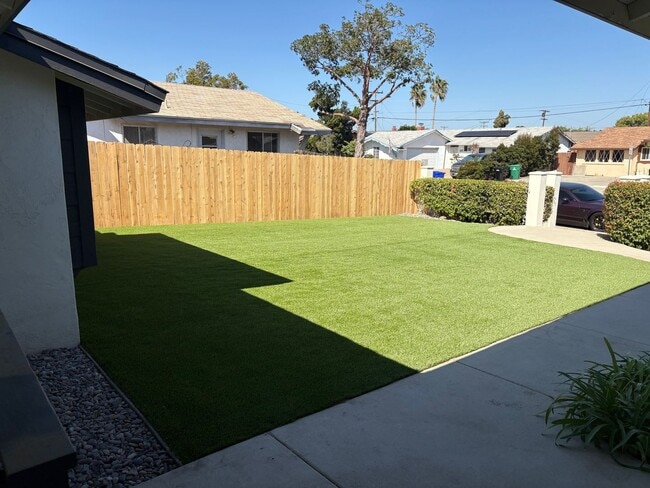 Building Photo - OPEN HOUSE: 11/1 2-3PM ~ Fully Renovated 4...