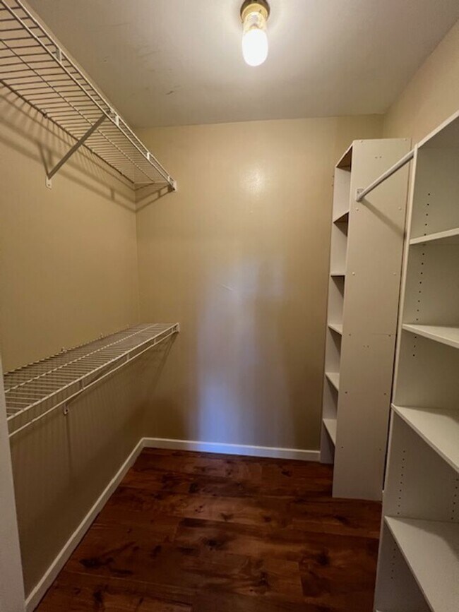 Building Photo - CONDO WITH LOFT IN GAITHERSBURG