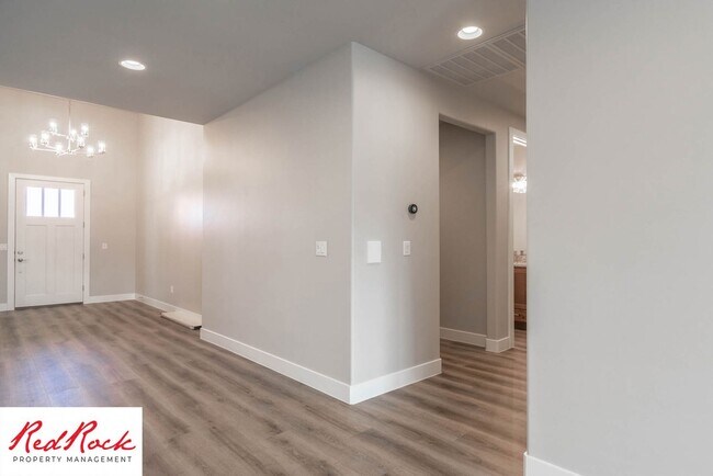 Building Photo - Beautiful 4-Bedroom 2.5 Bath with a 3 Car ...