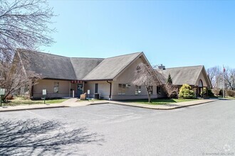 Building Photo - 17 Chestnut Grove