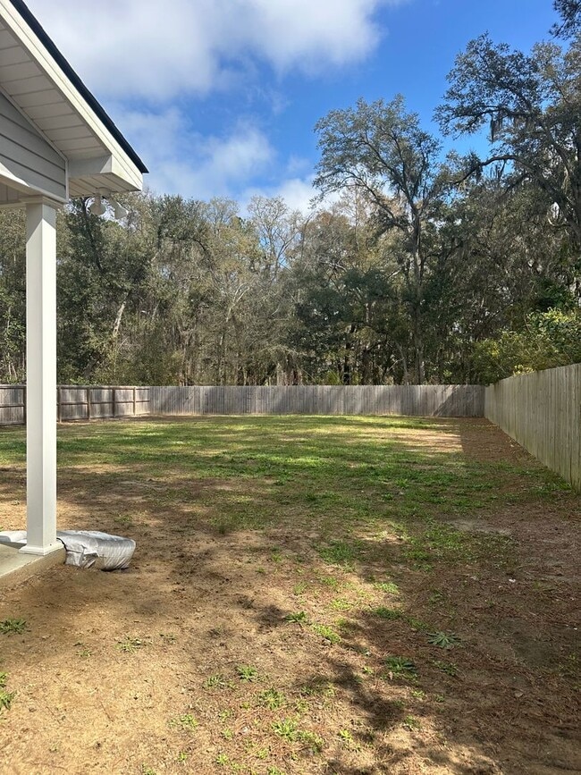 Building Photo - For Rent