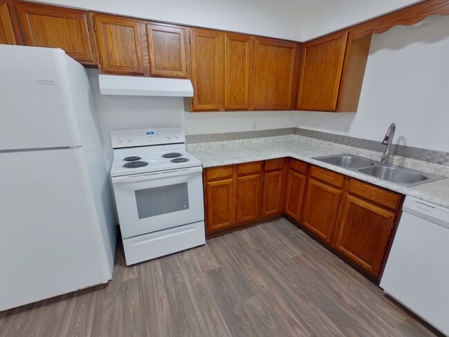 Building Photo - 3233 Illinois Apt #4