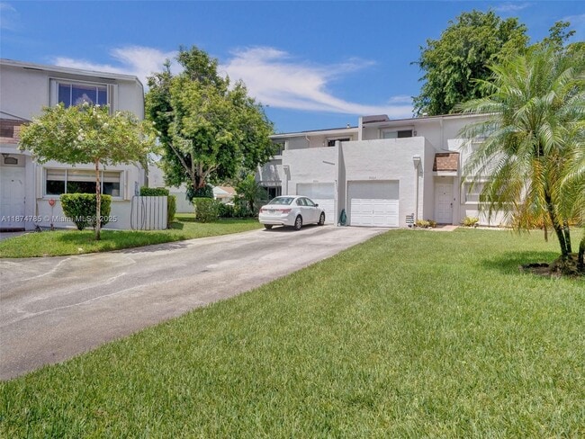 Building Photo - 8662 Bridle Path Ct
