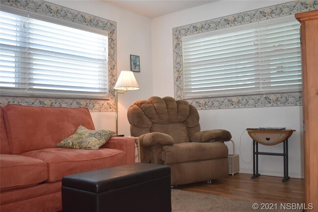 Building Photo - 325 N Causeway-
