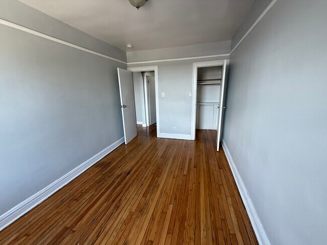 Building Photo - 5910 W 26th St