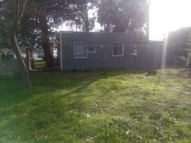 Building Photo - 11638 Andrews St