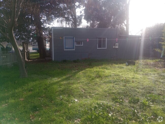 Building Photo - 11638 Andrews St