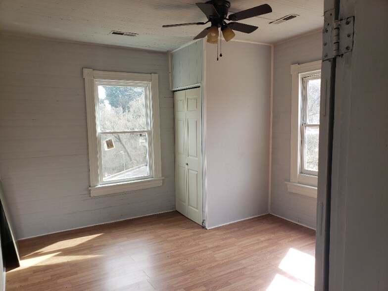 Building Photo - 1517 Garfield Ave