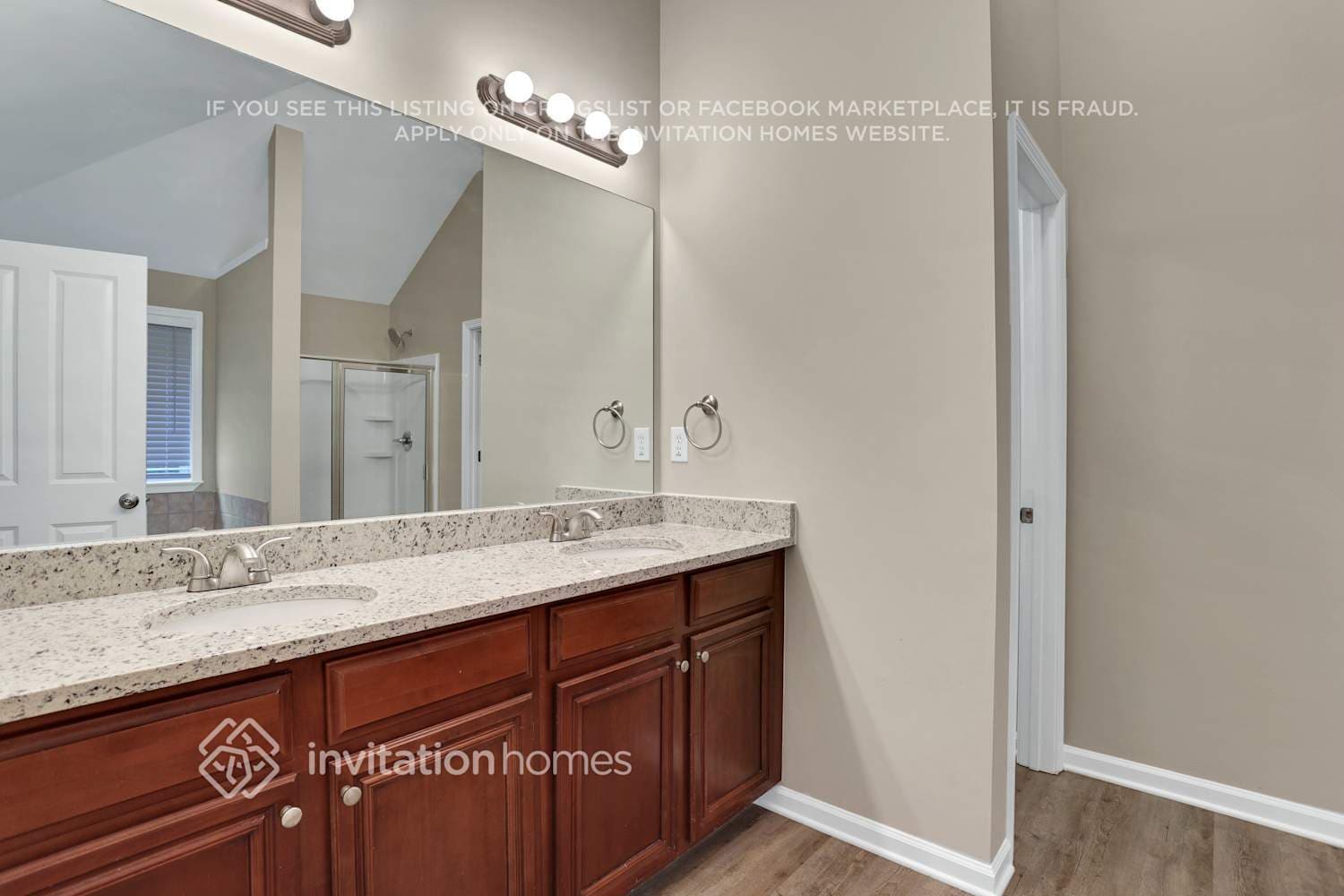 Building Photo - 4176 Kenwood Trail