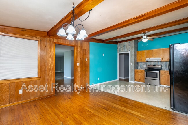 Building Photo - 630 Colonial Dr