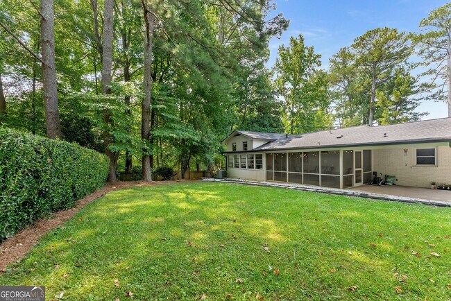Building Photo - 2532 Circlewood Rd NE