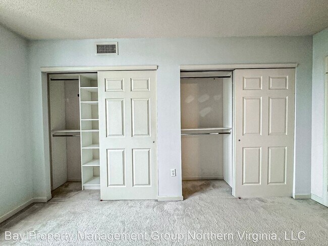 Building Photo - 2 br, 2 bath House - 2726 Gallows Rd #716