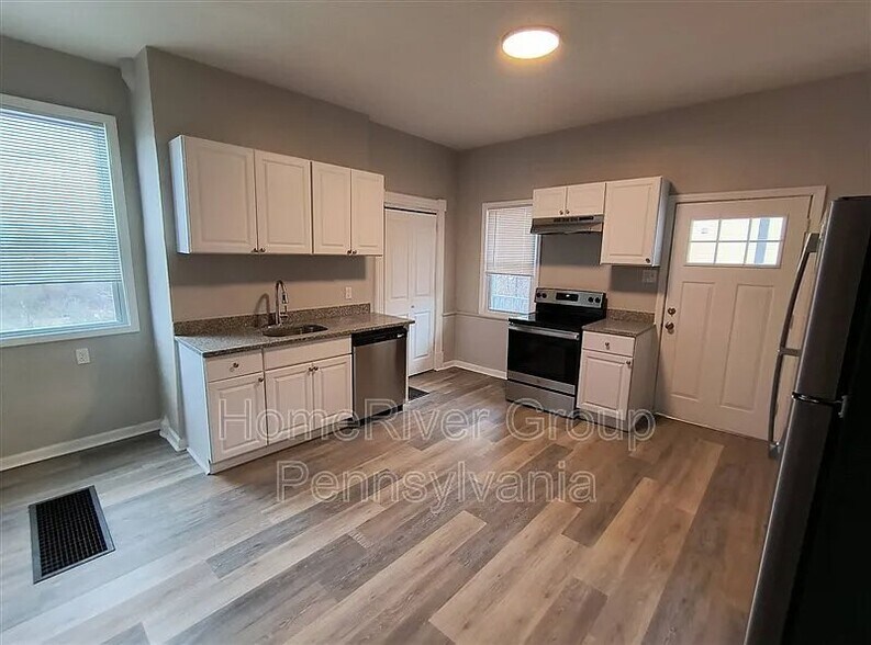 Building Photo - 935 Manton Wy