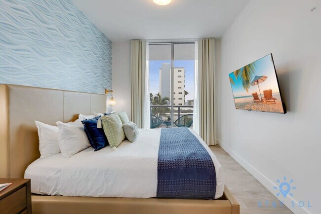 Building Photo - 777 N Ocean Dr