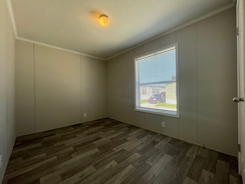 Building Photo - 15864 Marentette Dr
