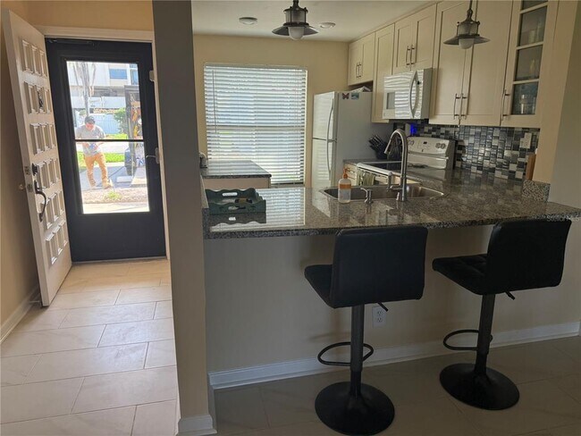 Building Photo - 6180 Sun Blvd