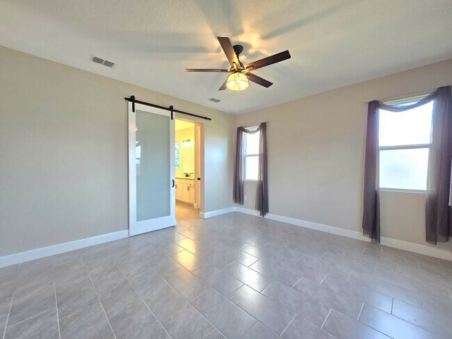 Building Photo - 5431 Arlington River Dr.