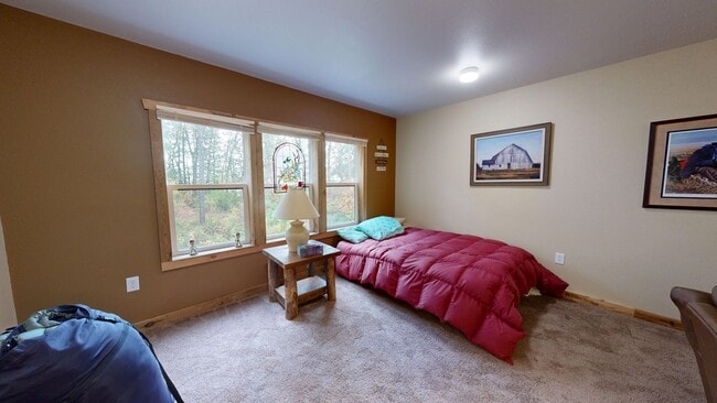 Building Photo - 1 Bed 1 Bath Home in the Country
