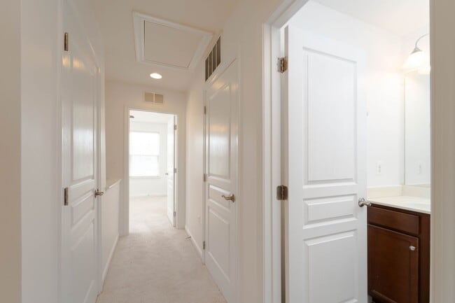 Building Photo - 8381 Scotland Loop