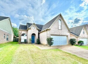 Building Photo - Spacious 3-bedroom. 2.5 bath in Cordova with 2 loft spaces.