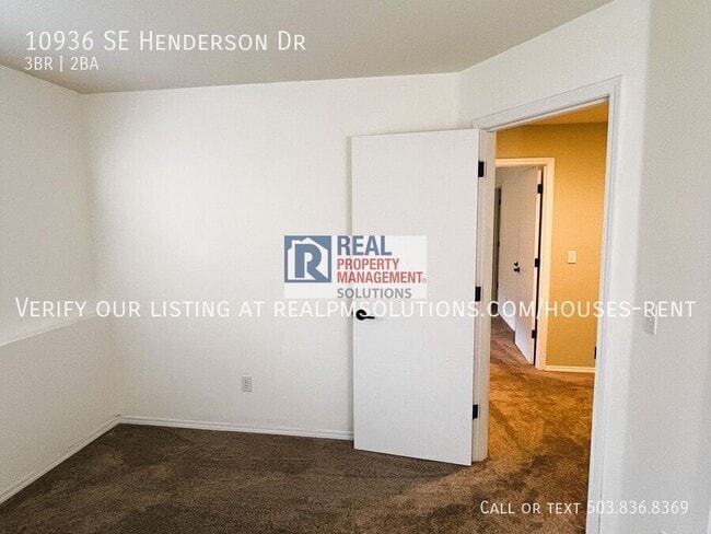 Building Photo - 10936 SE Henderson Dr