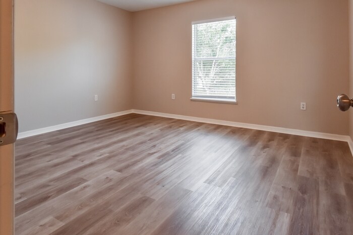 Building Photo - 1030 Brenton Leaf Dr