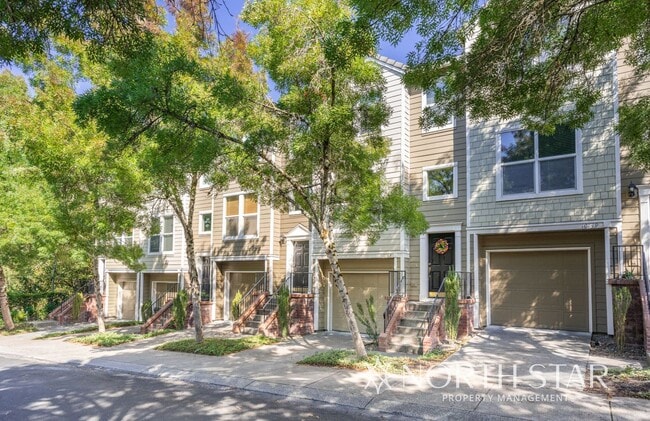 Building Photo - Forest Heights Brownstone