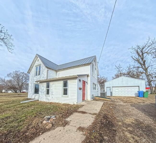 Building Photo - Newly remodeled 3 bedroom 2 bathroom home-Located in Jefferson