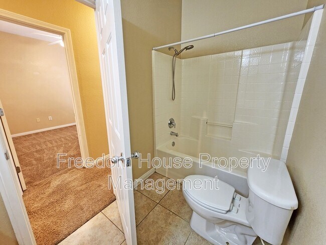 Building Photo - 1421 Star Rd