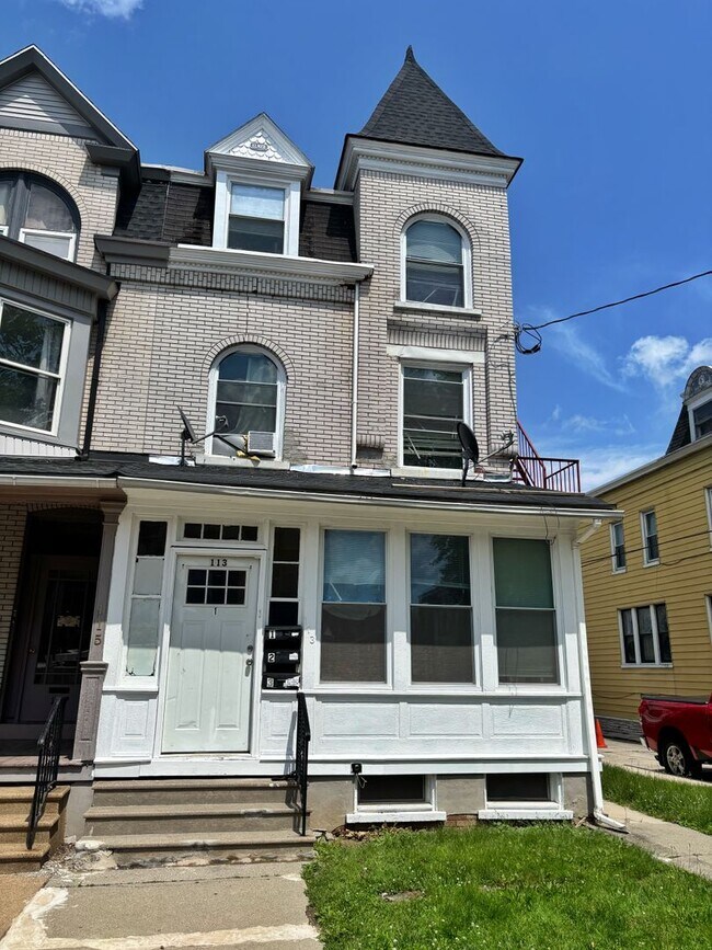 Primary Photo - 113 N 13th St
