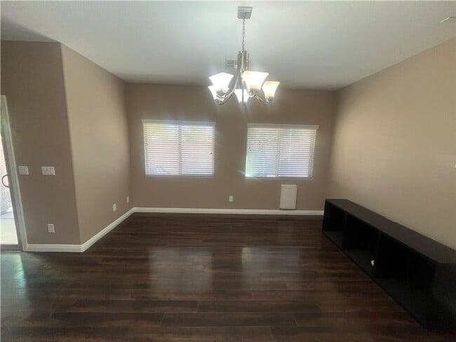 Building Photo - Move in Ready 2 Story 3 bedroom home SW