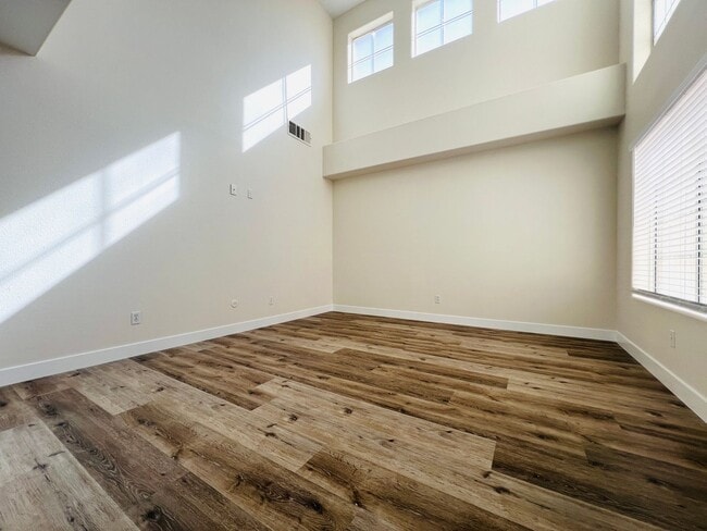 Building Photo - REMODELED, SPACIOUS, 4 BEDROOM HOME WITH VAULTED CEILINGS AND LOFT