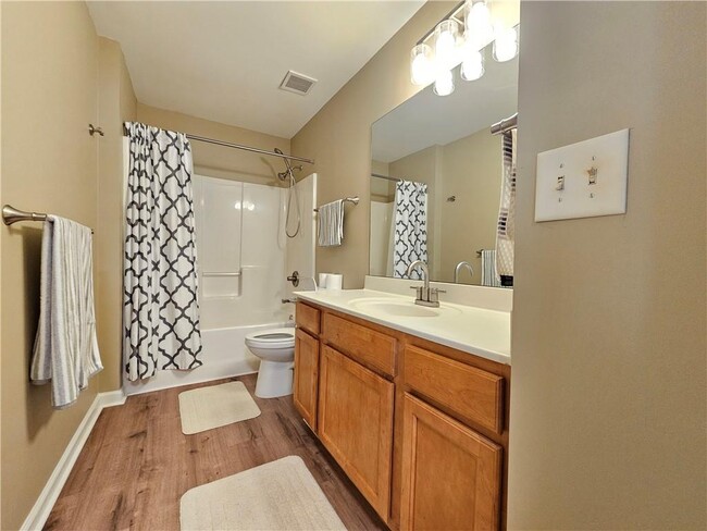 Building Photo - 2216 Worrall Hill Dr